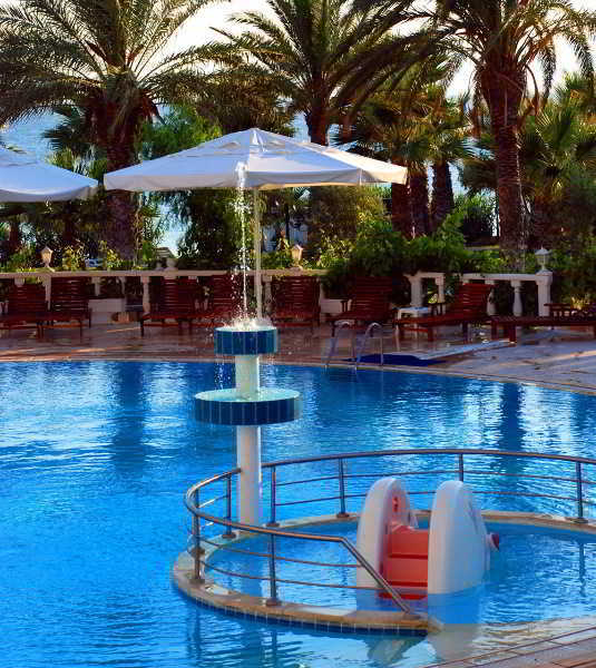 Cesme Palace Resort Экстерьер фото
